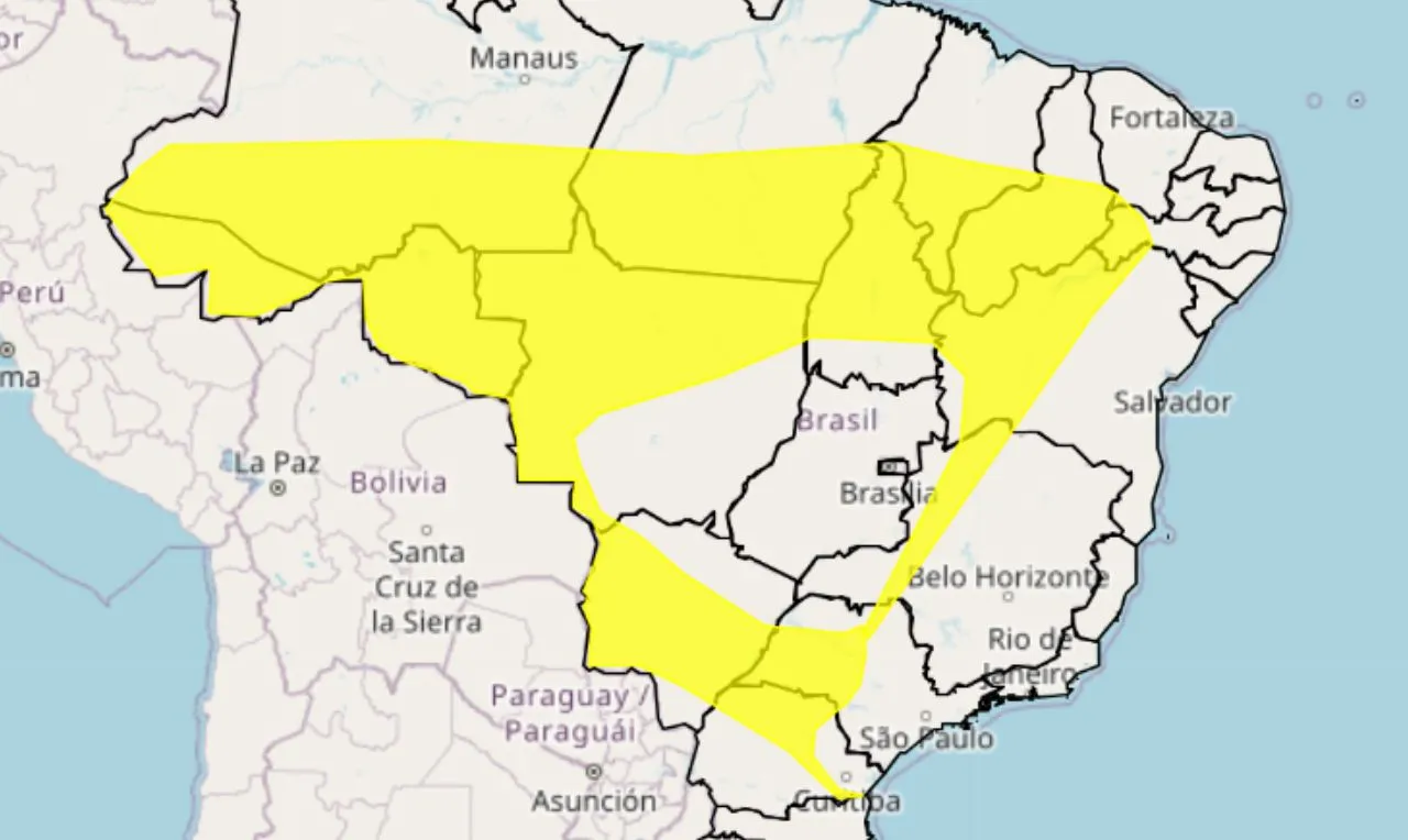  A imagem mostra as áreas em alerta para chuva intensa, ventania e raios em grande parte do Brasil 